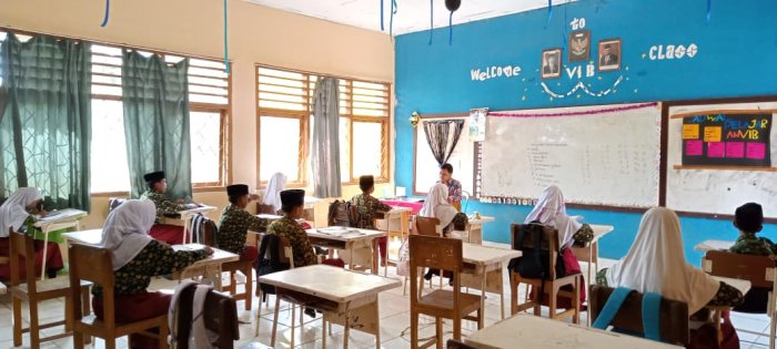 Siswa Kelas Tinggi MIN 1 Tebo Semangat Laksanakan Pembelajaran Bersama Dewan Guru