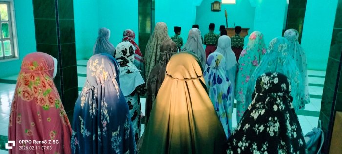 Siswa Kelas 5 MIN 1 Tebo Rutin Laksanakan Pembiasaan Sholat Dhuha Dengan Semangat