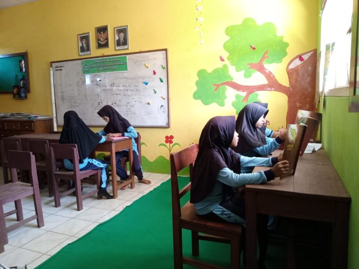 Siswa MIN 1 Tebo Selalu Meningkatkan  Minat Baca di Pustaka