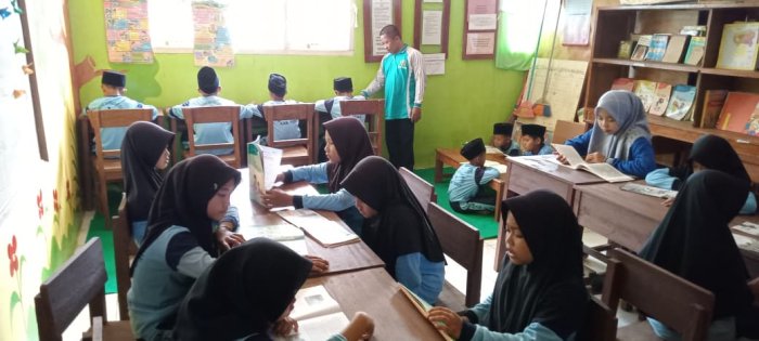 Kepala Pustaka MIN 1 Tebo Dorong Siswa Rutin Laksanakan Kunjungan Perpustakaan
