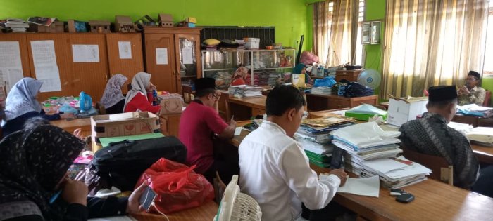 Kepala MIN 1 Tebo Adakan Kegiatan Rapat Bahas Persiapan MATAMUDA Tahun Ajaran 2026/2027 Kepala MIN 1 Tebo Adakan Kegiatan Rapat Bahas Persiapan MATAMUDA Tahun Ajaran 2026/2027
