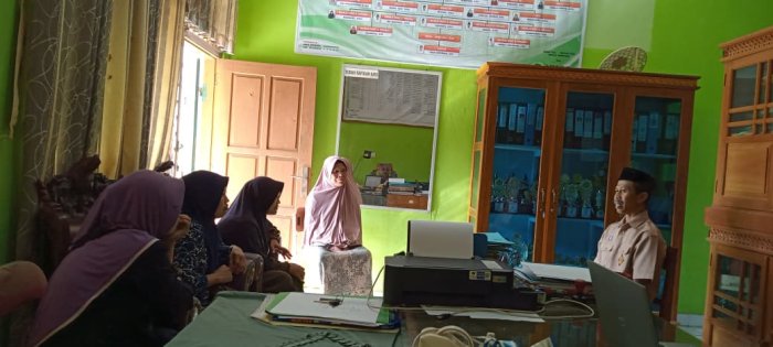 Kepala MIN 1 Tebo Adakan Pembinaan Terhadap Penjual di Kantin, Tingkatkan Standar Kesehatan Kantin Madrasah