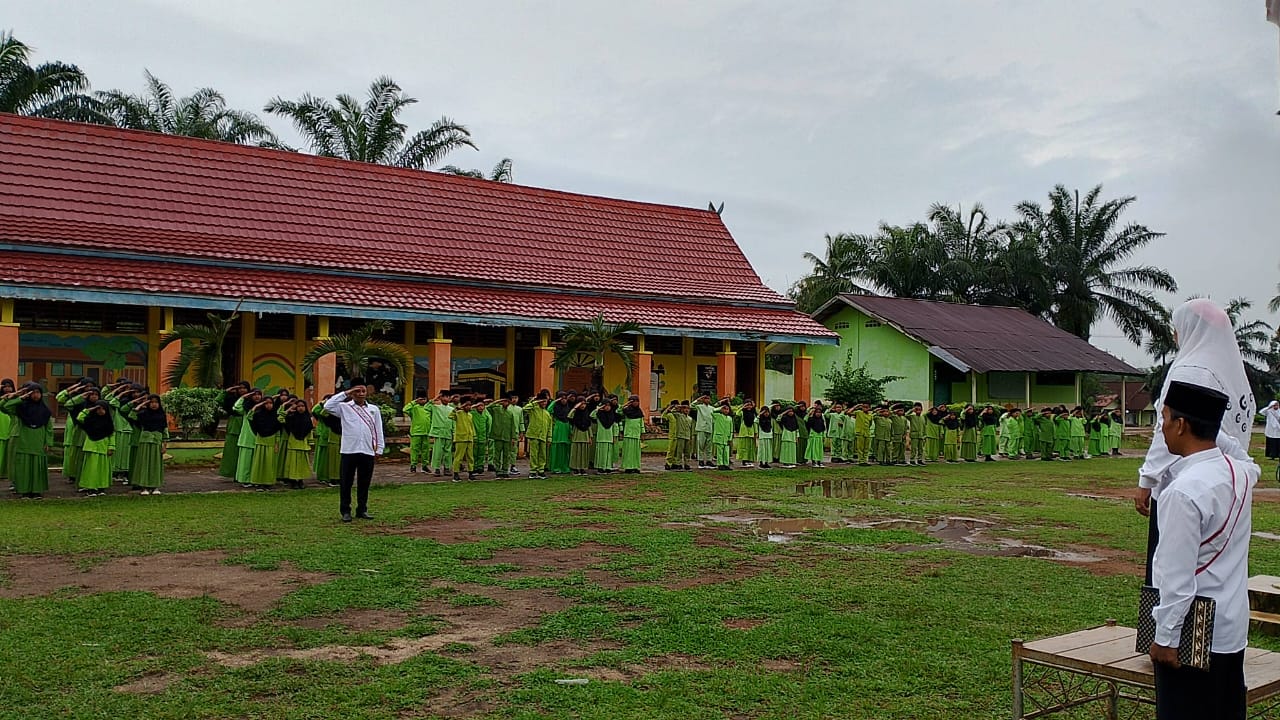 MIN 1 Tebo,,Laksanakan Upacara HAB Ke-79