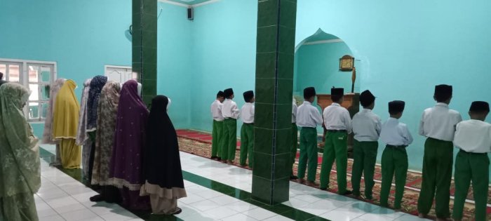 Siswa MIN 1 Tebo Rutin Gelar Sholat Dhuha Berjamaah