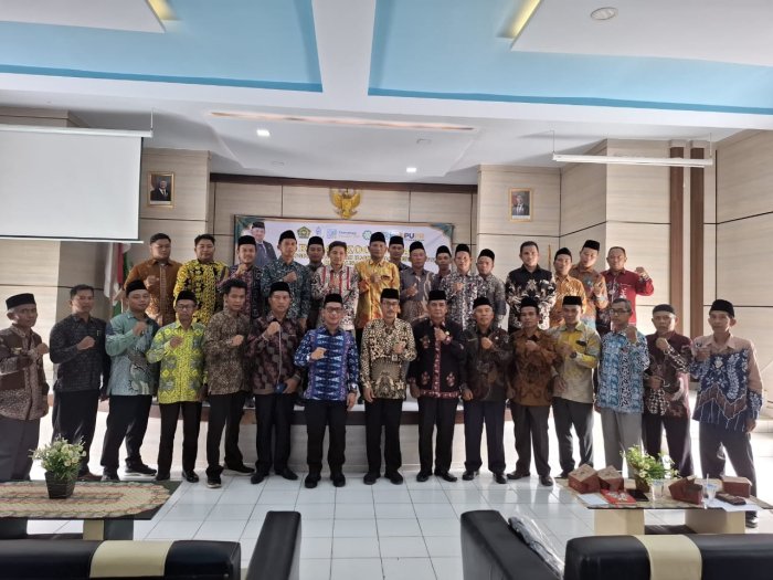 Kepala MIN 1 Tebo Ikuti Rapat Koordinasi Program PHTC di Aula Kantor Kemenag Tebo Kepala MIN 1 Tebo Ikuti Rapat Koordinasi Program PHTC di Aula Kantor Kemenag Tebo