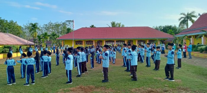 Keluarga Besar MIN 1 Tebo Gelar Kegiatan Senam Pagi Ciptakan Tubuh Yang Sehat