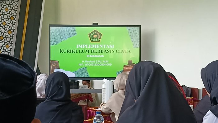 Dua Guru MIN 1 Tebo Sukseskan Pelaksanaan Workshop Pembelajaran Deep Learning dan KBC di MIS Darul Hikmah