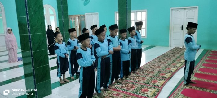 Siswa Kelas 3 MIN 1 Tebo Terapkan  Pembiasaan Sholat Dhuha Setiap Sabtu