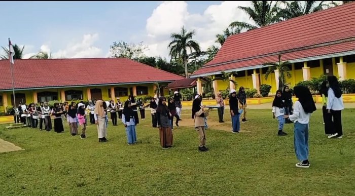 Drumband MIN 1 Tebo Giat Berlatih Laksanakan Latihan Dengan Penuh Semangat