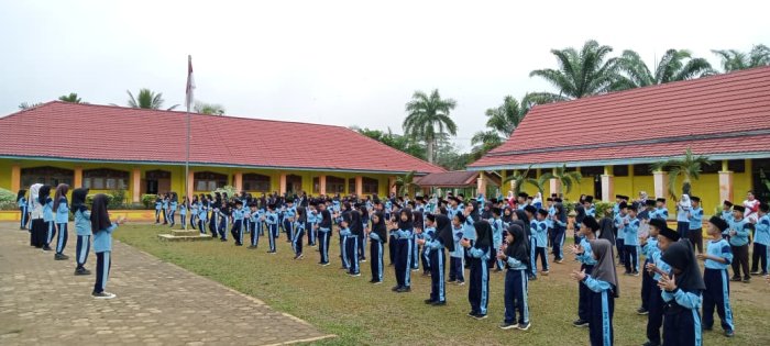 Keluarga Besar MIN 1 Tebo Gelar Senam Bersama Ciptakan  Tubuh Sehat dan Kuat