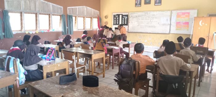Siswa Kelas Rendah MIN 1 Tebo Ikuti Pembelajaran  Dengan Antusias