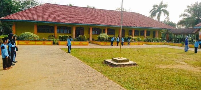 Siswa Kelas 5B MIN 1 Tebo Persiapkan Diri Laksanakan Latihan Sebagai Petugas Upacara Bendera Siswa Kelas 5B MIN 1 Tebo Persiapkan Diri Laksanakan Latihan Sebagai Petugas Upacara Bendera