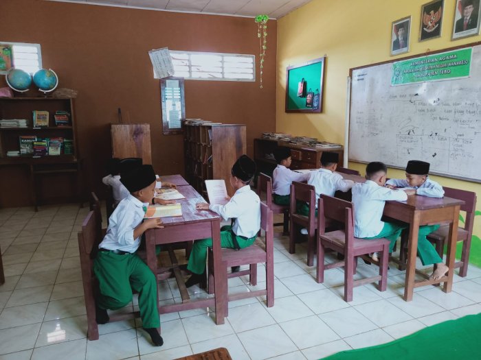 Siswa MIN 1 Tebo Rutin Kunjungi Perpustakaan Semangat Tingkatkan Literasi