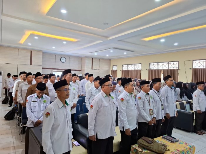 Kepala MIN 1 Tebo Ikuti Pembinaan Pegawai di Kantor Kementerian Agama Kabupaten Tebo Kepala MIN 1 Tebo Ikuti Pembinaan Pegawai di Kantor Kementerian Agama Kabupaten Tebo