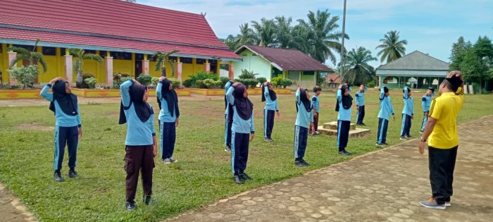 Siswa Kelas 6A MIN 1 Tebo Antusias Ikuti Pembelajaran PJOK
