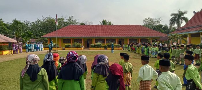 Siswa MIN 1 Tebo Antusias Ikuti Upacara HUT Kabupaten Tebo di Lingkungan Madrasah