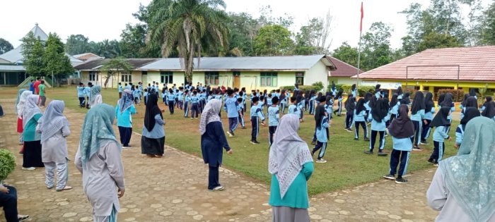 Keluarga Besar MIN 1 Tebo Rutin Laksanakan Senam Sehat Bersama Setiap Sabtu