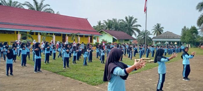 Siswa MIN 1 Tebo Lakukan Senam Refleksi Tepuk Nadi Bersama