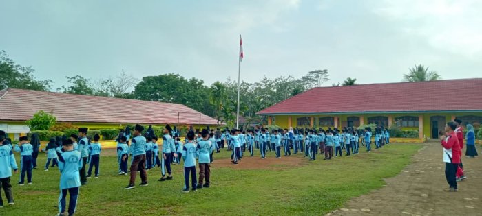 Keluarga Besar MIN 1 Tebo Adakan Pembiasaan Senam Sehat  Rutin Setiap Hari Sabtu