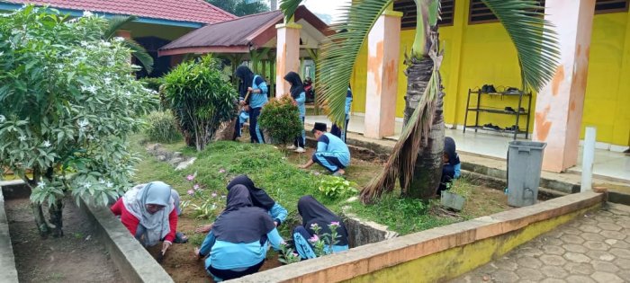Siswa MIN 1 Tebo Gelar Gotong Royong Bersama Sambut Pelaksanaan ASAS Tahun 2026 di Madrasah Siswa MIN 1 Tebo Gelar Gotong Royong Bersama Sambut Pelaksanaan ASAS Tahun 2026 di Madrasah