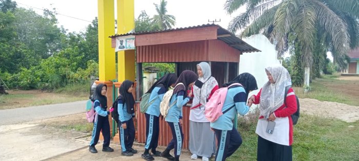 Dewan MIN 1 Tebo Terapkan Pembiasaan Piket Bentuk Kedisiplinan Siswa Setiap Pagi