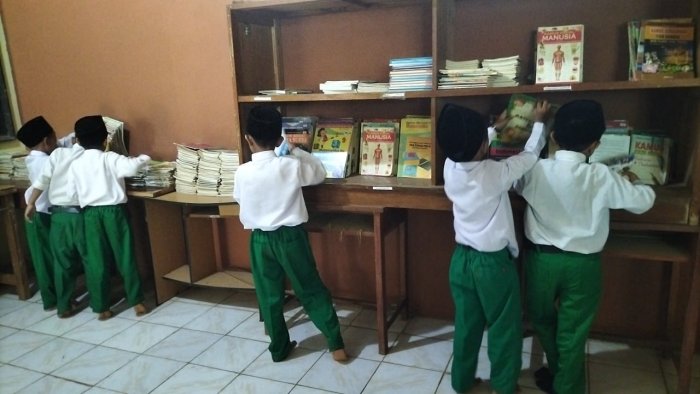 Siswa MIN 1 Tebo Rutin Kunjungi Perpustakaan Madrasah
