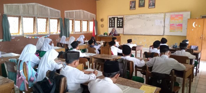 Siswa Kelas Rendah MIN 1 Tebo Tingkatkan Semangat Belajar di Hari Sumpah Pemuda