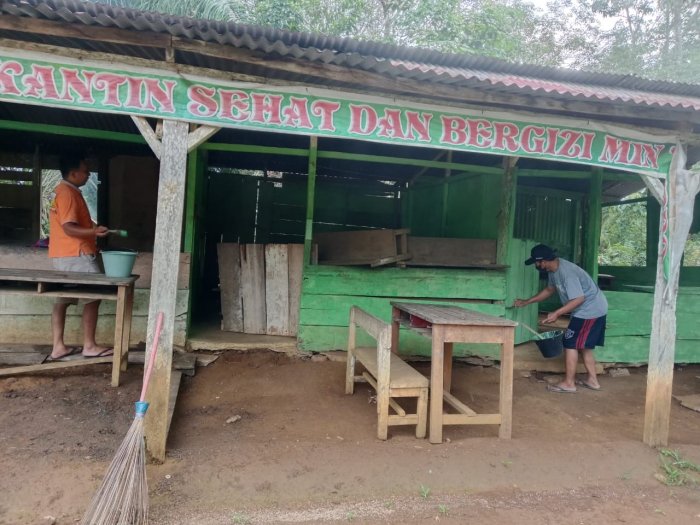 Kantin Sehat MIN 1 Tebo Adakan Renovasi Bersama Sambut Semester Genap Tahun 2026 Kantin Sehat MIN 1 Tebo Adakan Renovasi Bersama Sambut Semester Genap Tahun 2026