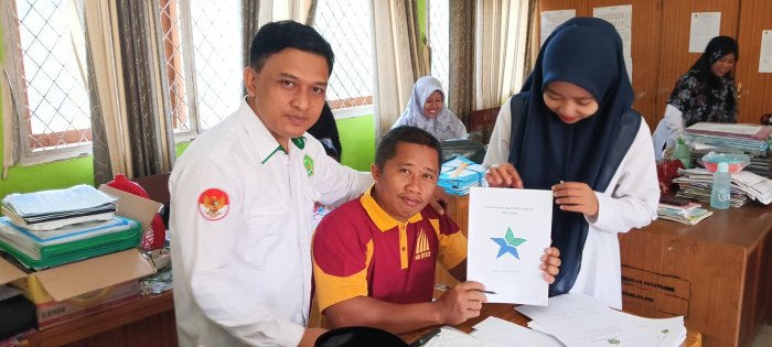 Keluarga Besar MIN 1 Tebo Kembali Persiapkan Data Dukung Dalam Hadapi PKKM Tahun 2025