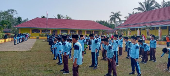 Keluarga Besar MIN 1 Tebo Gemar Laksanakan Rutinitas Pembiasaan Senam Sehat Setiap Sabtu
