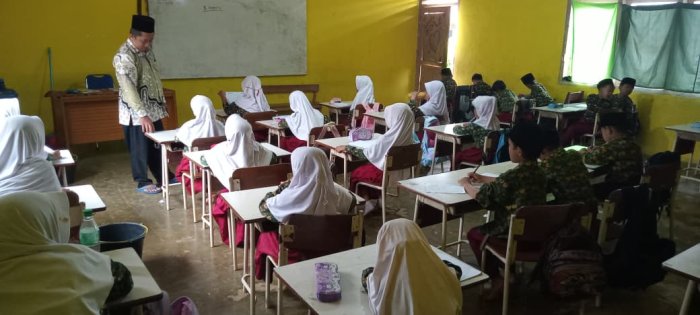Seluruh Siswa Kelas Rendah MIN 1 Tebo Antusias Ikuti Pembelajaran