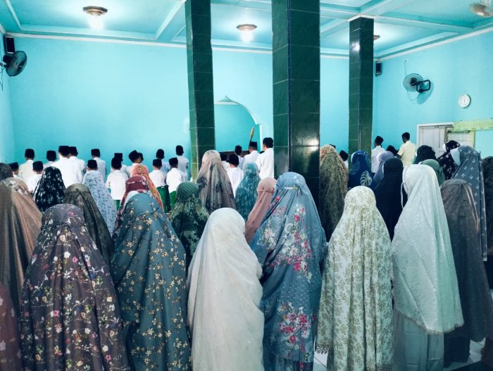 MIN 1 Tebo Gelar Pelaksanaan Sholat Dzuhur Berjamaah, Terapkan Kurikulum Berbasis Cinta di Lingkungan Madrasah