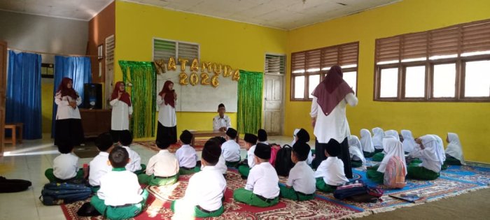 Siswa Baru MIN 1 Tebo Semangat Ikuti Pelaksanaan MATAMUDA Hari Kedua di Aula Madrasah Siswa Baru MIN 1 Tebo Semangat Ikuti Pelaksanaan MATAMUDA Hari Kedua di Aula Madrasah
