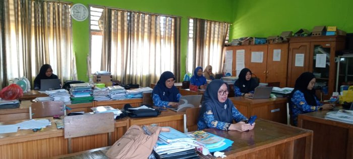 Dukung Peningkatan Mutu Pendidikan, Dewan Guru MIN 1 Tebo Gelar Pengisian Sulingjar di Madrasah Dukung Peningkatan Mutu Pendidikan, Dewan Guru MIN 1 Tebo Gelar Pengisian Sulingjar di Madrasah
