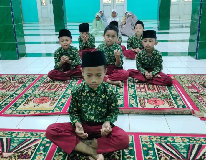 Siswa MIN 1 Tebo Rutin Laksanakan Sholat Dhuha