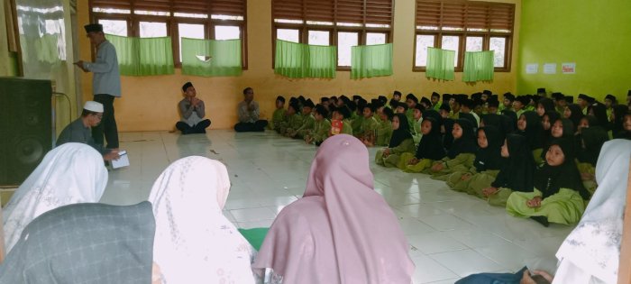 MIN 1 Tebo Gelar Kegiatan Pembiasaan Setiap Jumat