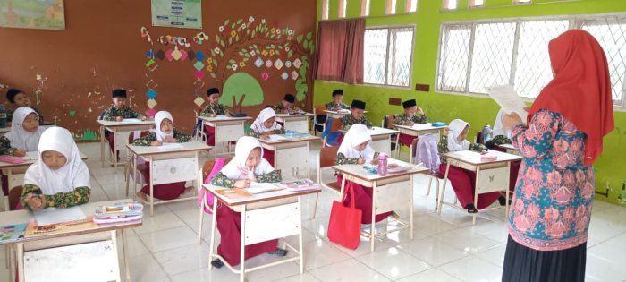 Dewan Guru MIN 1 Tebo Antusias Menjadi Pengawas Dalam Pelaksanaan SAS Tahun 2025 Dewan Guru MIN 1 Tebo Antusias Menjadi Pengawas Dalam Pelaksanaan SAS Tahun 2025