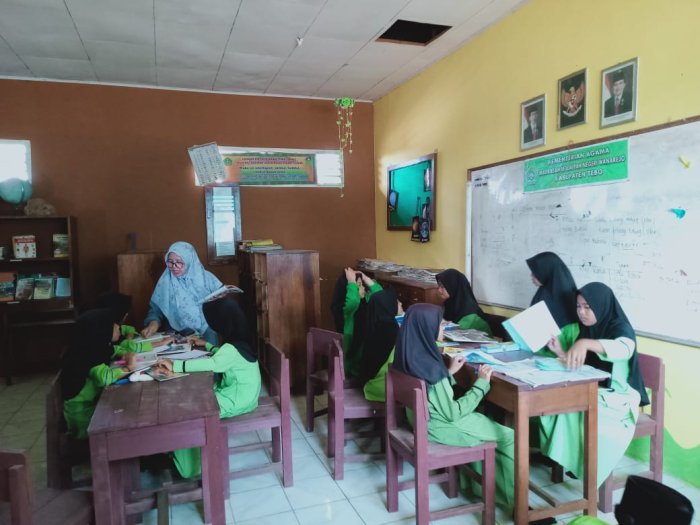 Siswa MIN 1 Tebo Rutin Tingkatkan Minat Baca di Perpustakaan