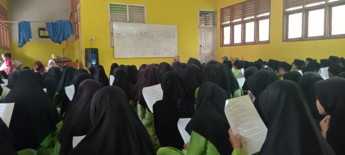 Keluarga Besar MIN 1 Tebo  Bentuk Karakter Siswa Melalui Pembiasaan Hari Jumat
