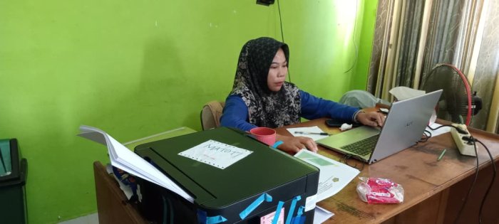 Operator MIN 1 Tebo Pantau Hasil Olimpiade Madrasah Indonesia (OMI) Tahun 2026