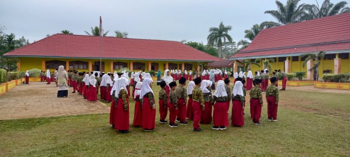 Siswa MIN 1 Tebo Ikuti Pembiasaan Latihan Baris Berbaris Setiap Kamis