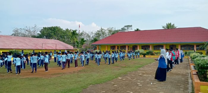 Keluarga Besar MIN 1 Tebo Laksanakan Senam Sehat Bersama Ciptakan Tubuh Yang Kuat Keluarga Besar MIN 1 Tebo Laksanakan Senam Sehat Bersama Ciptakan Tubuh Yang Kuat