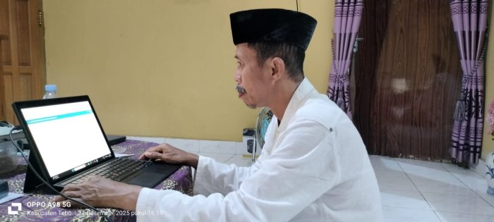 Kepala MIN 1 Tebo Ikuti Simulasi AKGTK Tahun 2025 Secara Daring Kepala MIN 1 Tebo Ikuti Simulasi AKGTK Tahun 2025 Secara Daring
