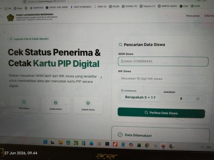 Operator MIN 1 Tebo Siapkan Data  dan Cetak Kartu Tunjang Pencairan PIP Tahap I Tahun 2026