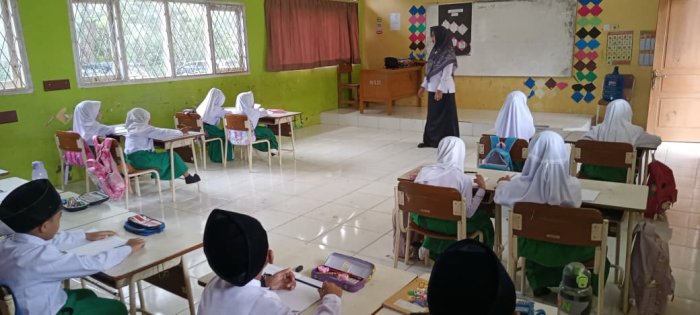 Siswa Kelas 1 MIN 1 Tebo Antusias Laksanakan Kegiatan Belajar di Kelas
