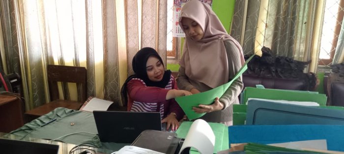 PIC Bersama Staf TU MIN 1 Tebo Siapkan Data Siswa Untuk Penerimaan MBG Pada Semester Ganjil Tahun 2026 PIC Bersama Staf TU MIN 1 Tebo Siapkan Data Siswa Untuk Penerimaan MBG Pada Semester Ganjil Tahun 2026