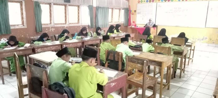 Siswa MIN 1 Tebo Antusias Ikuti Proses Pembelajaran Peroleh Ilmu Yang Bermanfaat Siswa MIN 1 Tebo Antusias Ikuti Proses Pembelajaran Peroleh Ilmu Yang Bermanfaat