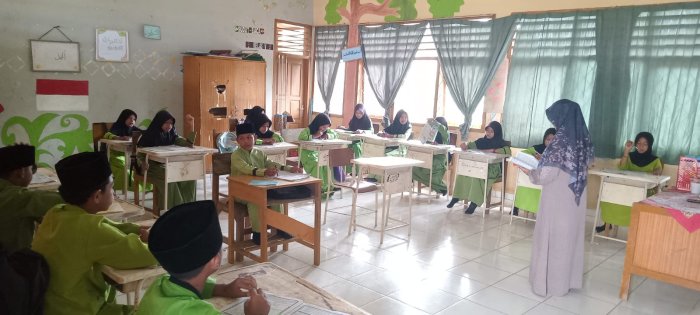 Siswa Kelas Tinggi MIN 1 Tebo Antusias Dalam Menuntut Ilmu