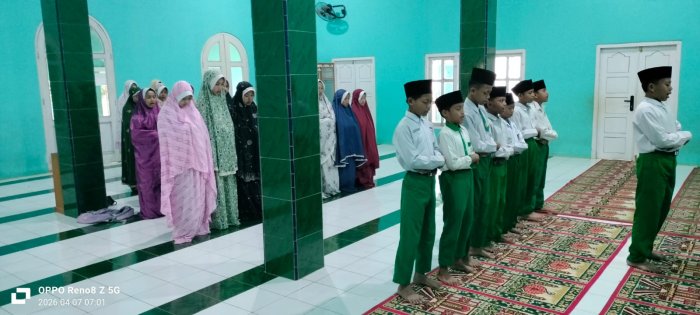 Siswa Kelas VI MIN 1 Tebo Perkuat Semangat Ikuti Rutinitas Sholat Dhuha Setiap Hari Selasa