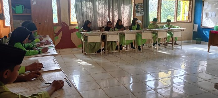 Dewan Guru MIN 1 Tebo Ajak Siswa Teladani Sikap Sunan Drajat Dewan Guru MIN 1 Tebo Ajak Siswa Teladani Sikap Sunan Drajat